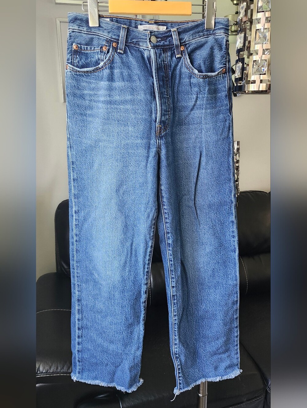 Levi's Ribcage Straight Ankle Denim Jeans in Medium Blue Wash
